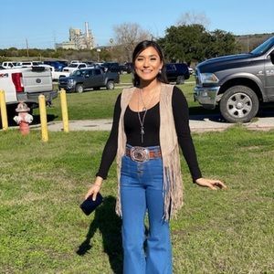 Meet your Posher, Mayra